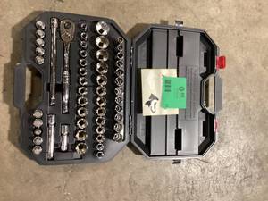 lot 33 image: Husky 12 in. Drive Mechanics Tool Set (52-Piece)  Customer Returns See Pictures