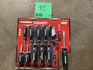 lot 50 image: Screwdriver Set with Magnetic Tip (14-Piece)  Customer Returns See Pictures