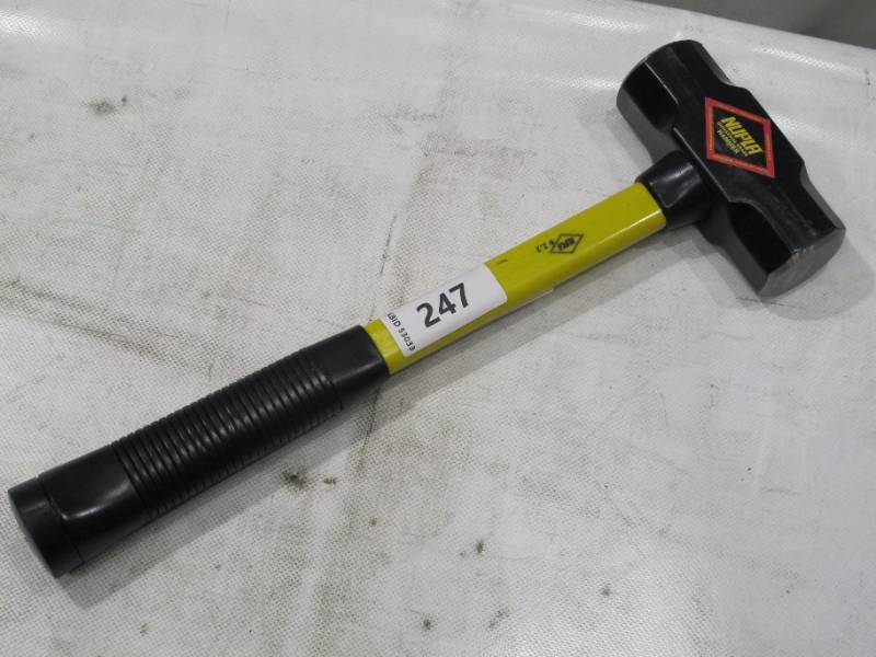 lot 247 image: NEW Nupla Classic 4 lb Steel Double-Faced Sledge Hammer 15 in. Fiberglass Handle