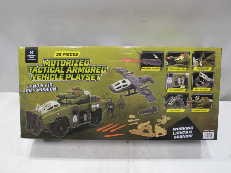 lot 323 image: Members Mark Motorized Tactical Armored Soldier Force Vehicle Playset