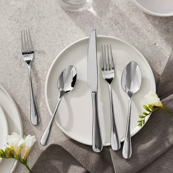 lot 343 image: NEW  Members Mark Premium 1810 Stainless Steel Mirror Finish 20-Piece Flatware Set