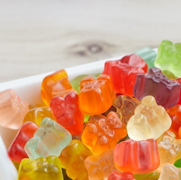 lot 368 image: 50 Pack of Fun Size (.5 oz) Albanese Mini Gummy Bears - 12 Flavors