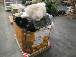 lot 109 image: Pallet of Store Overstock Store and Ecommerce Product and Returns