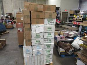 lot 127 image: Pallet of NEW Store Overstock Store and Ecommerce Product - Food Service Items