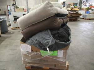 lot 130 image: Pallet of Store Overstock Store and Ecommerce Product and Returns