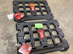 Lot of Milwaukee PACKOUT Wall and Floor Mounting Plate  Customer Returns See Pictures