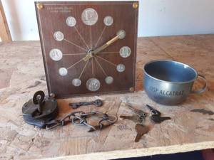 lot 12 image: US Silver Coinage Clock 1964 Dates 90% & Antique Pad Lock With Key