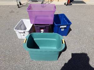 lot 20 image: 5-Assorted tote Bins No Lids