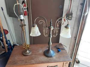 lot 6 image: 2-Metal Lamps