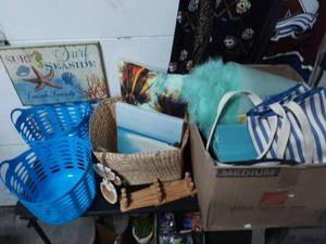 lot 40 image: Large Lot Of Boho Baskets & Beach Decor