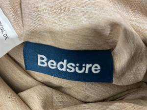 lot 270 image: Beige Queen Size Comforter