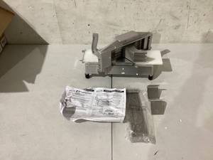 lot 439 image: Stainless Steel Vegetable Preparation Slicer