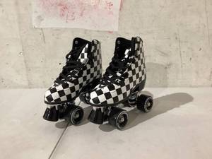 lot 487 image: C7skates
