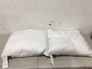 lot 311 image: 26x26 Euro Throw Pillow Inserts-Down