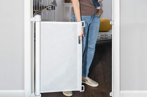 lot 138 image: YOOFOR Retractable Baby Gate, Extra Wide Safety Kids or Pets Gate, 33 Tall, Extends to 55 Wide
