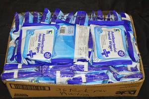 lot 50 image: 36ct Living Concepts Antibacterial Hand Wipes 20pk