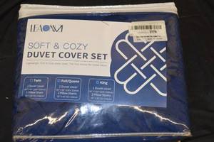lot 169 image: Navy Soft and Cozy Duvet Cover Set - Twin