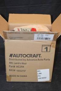 lot 7 image: Box of Autocraft Lambs Wool CleaningScrubbing Mitts