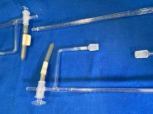 lot 11 image: 3 30ml Manometers MERCO