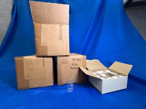 lot 13 image: 16 DOZEN - 15 mL Griffin Beaker
