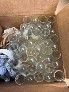 lot 44 image: 42 - Grauated Test Tubes 30ml