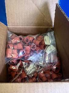 lot 68 image: 325 - Rubber Septas