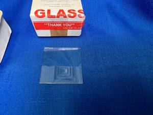 lot 73 image: 60 - Glass Plates 2x2