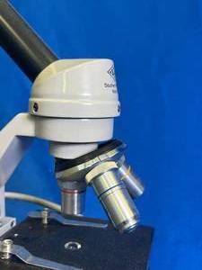lot 81 image: Southern Precision Model 1848L 4x 10x 40x Microscope