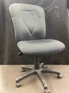 lot 44 image: Swivel Chair with working Hydraulics