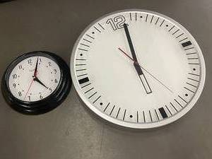 lot 91 image: 2 Clocks                               G3