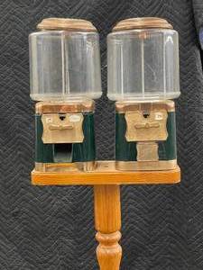 lot 201 image: Gumball Machine