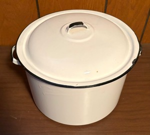 Vintage Enamel Stock Pot