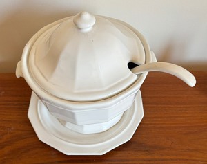 Pfaltzgraff Heritage Soup Toureen