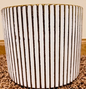 lot 119 image: Inside or Outside Containers and Planters