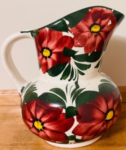 lot 91 image: Vintage Basket and Vases