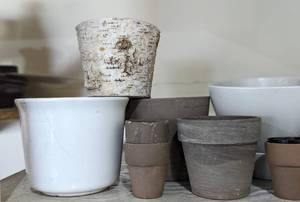 lot 64 image: Neutral Colored Planters