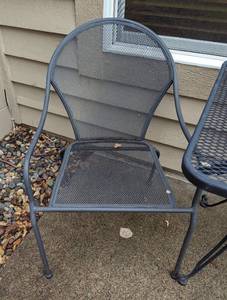 lot 30 image: Metal Patio Bistro Set