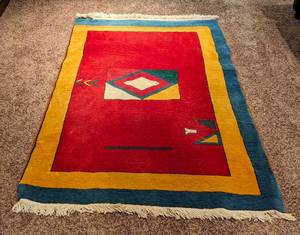 lot 38 image: Colorful Wool Area Rug