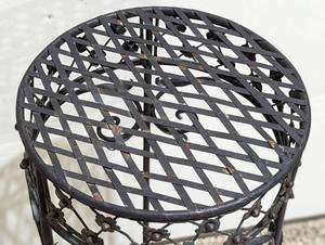 lot 51 image: Decorative Metal Plant Stand