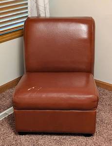 lot 97A image: Brown Leather Lounge Chair