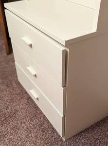 lot 36 image: White Wood Bookshelf Dresser