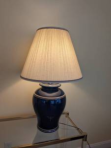 lot 16 image: Large  Blue Table Lamp with Shade