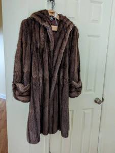 lot 91 image: Channel Your Inner Movie Star Vintage 1940s-50s Mink Coat from St. Cloud Fur Store