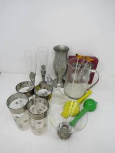 lot 86 image: Mid-Century Modern Marvels MCM Silver and Polka Dot Glasses