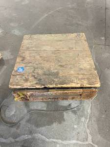 lot 37 image: Super Retro Awesome Cool Vintage&nbspIndustrial Manual&nbspStrapping Banding Machine Tools With Crimpers &amp Bands In An Amazing Antique Wooden Box Case On Wheels&nbsp&nbsp