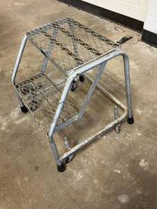 lot 38 image: Ballymore Mobile Heavy-Duty 2-Step Stepstool Mini Ladder - In Good Condition