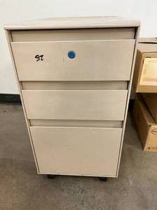 lot 45 image: Lot of 2 Filing Cabinets One - On Wheels -&nbsp Good Condition - Need minor cleaning