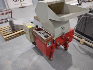 lot 2 image: Plastic Grinder  Granulator, 7.5 h...