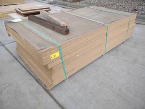 lot 51 image: (30) Sheets 34x4x8 Red Oak Face,  ...