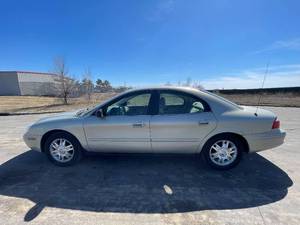 lot 16L image: 2005 Mercury Sable GS